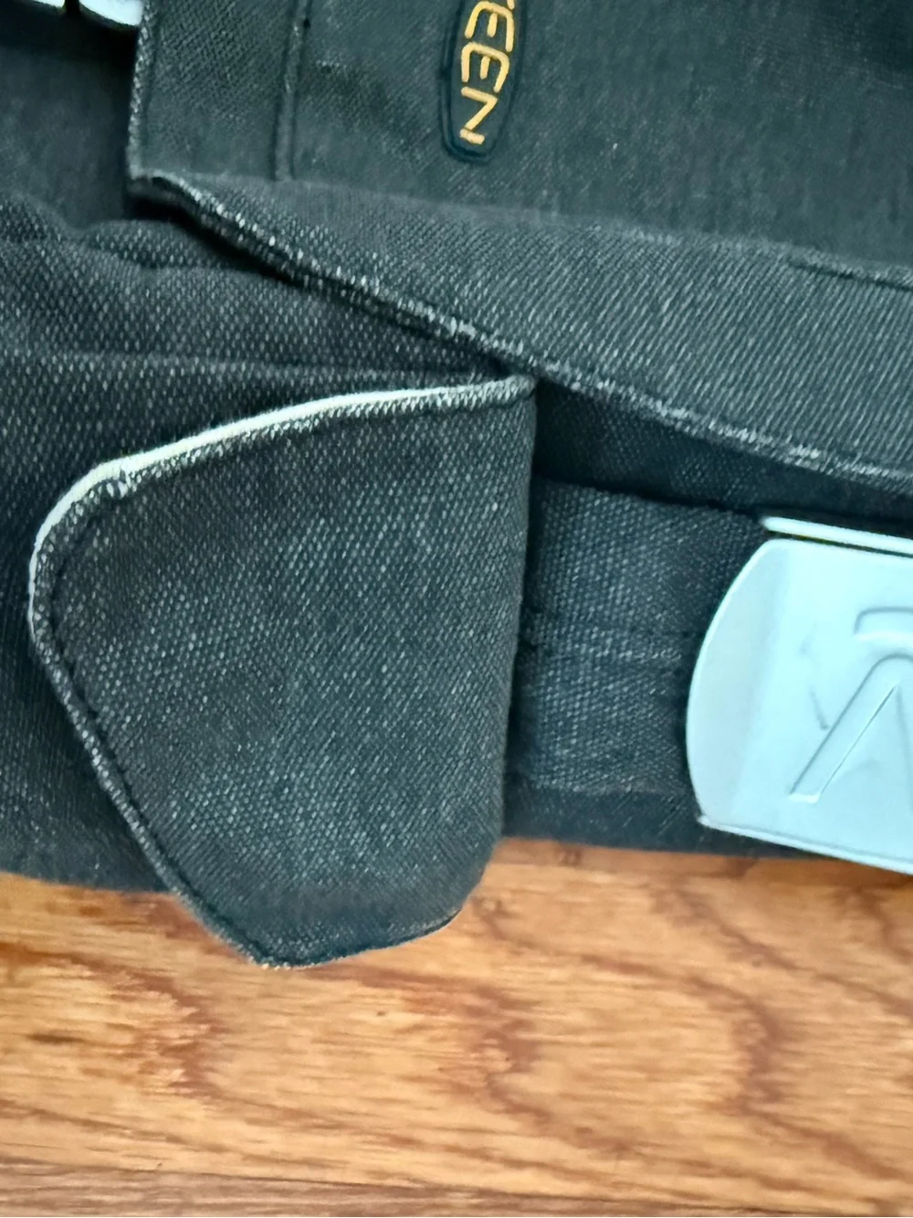 KEEN Hybrid Transport Messenger Crossbody Bag Adjustable Strap